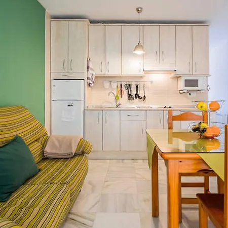Comfy Holiday In With Private Terrace Сasa de vacaciones Nerja